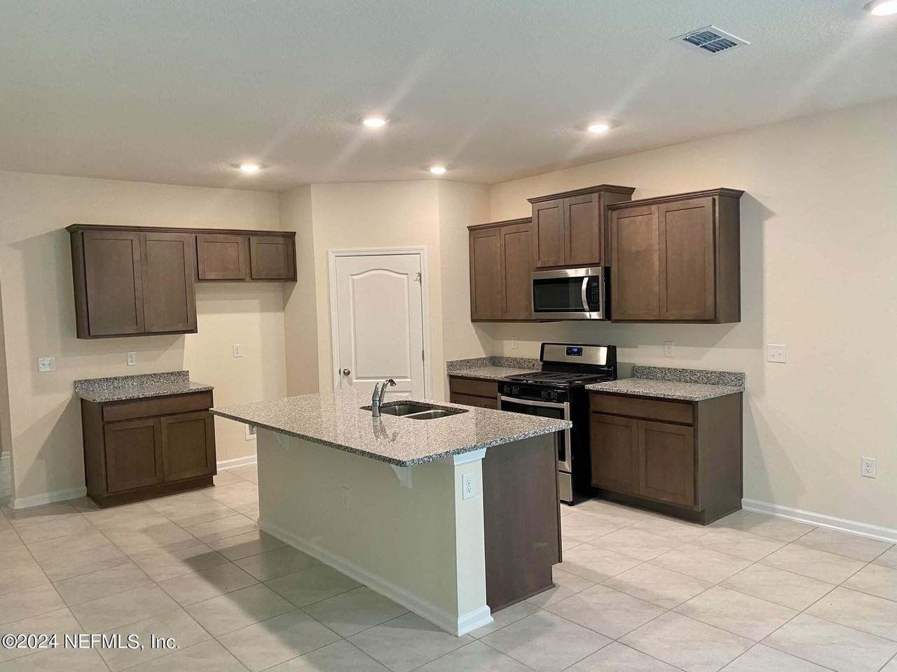 75014 Nassau Station Way - Photo 6 of 17