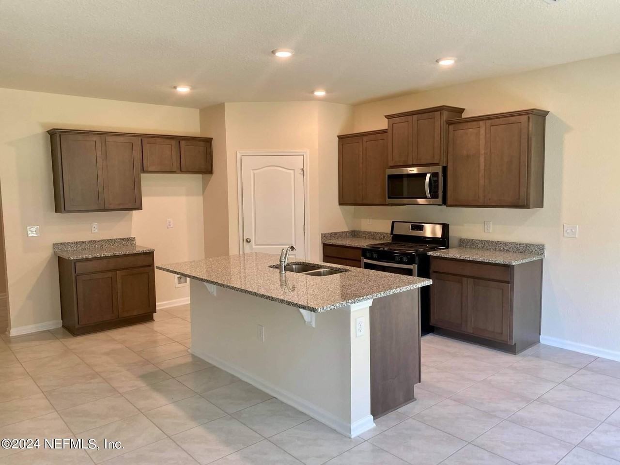 75014 Nassau Station Way - Photo 7 of 17