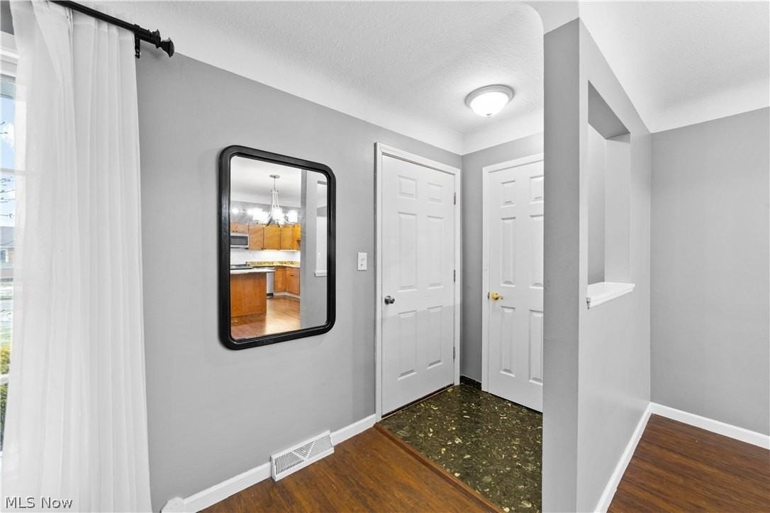 1314 Jackie Ln - Photo 2 of 30