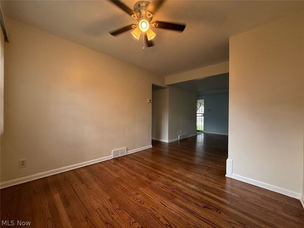 24113 E Silsby Rd - Photo 5 of 28