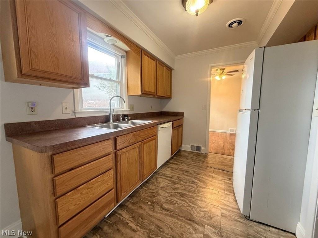 24113 E Silsby Rd - Photo 7 of 28