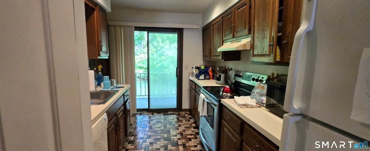 375 Glendale Ave #D4 - Photo 5 of 40