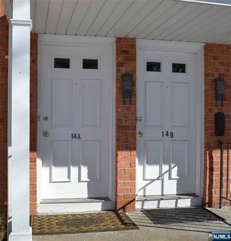 110 Midland Ave #18A - Photo 2 of 10