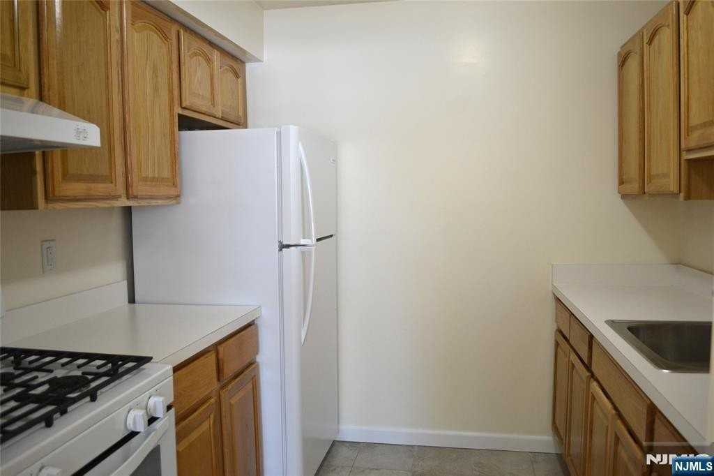 110 Midland Ave #18A - Photo 5 of 10