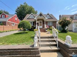 featured image of 134 Orchard St #2ndFL