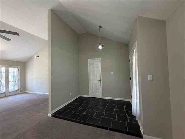210 Camden St - Photo 2 of 24