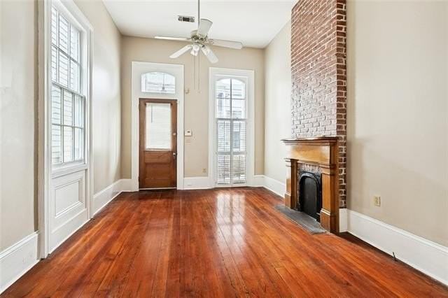 2044 Camp St - Photo 2 of 21