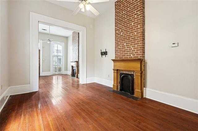 2044 Camp St - Photo 4 of 21