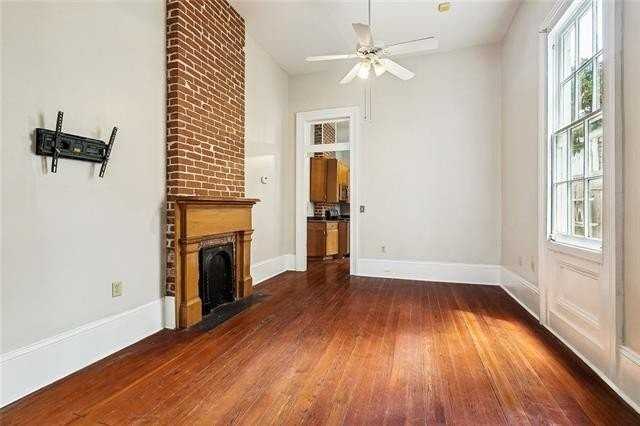 2044 Camp St - Photo 5 of 21