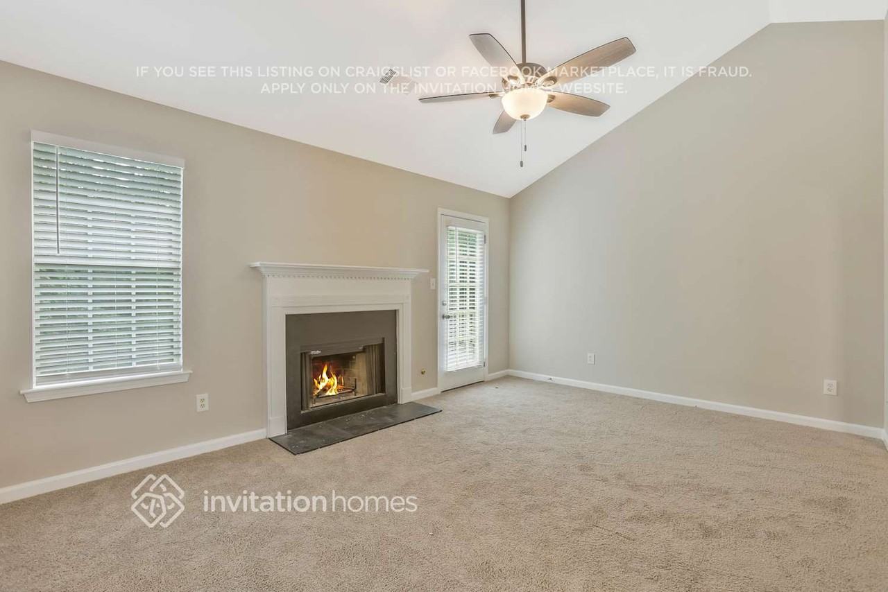 352 The Gables Dr - Photo 6 of 24