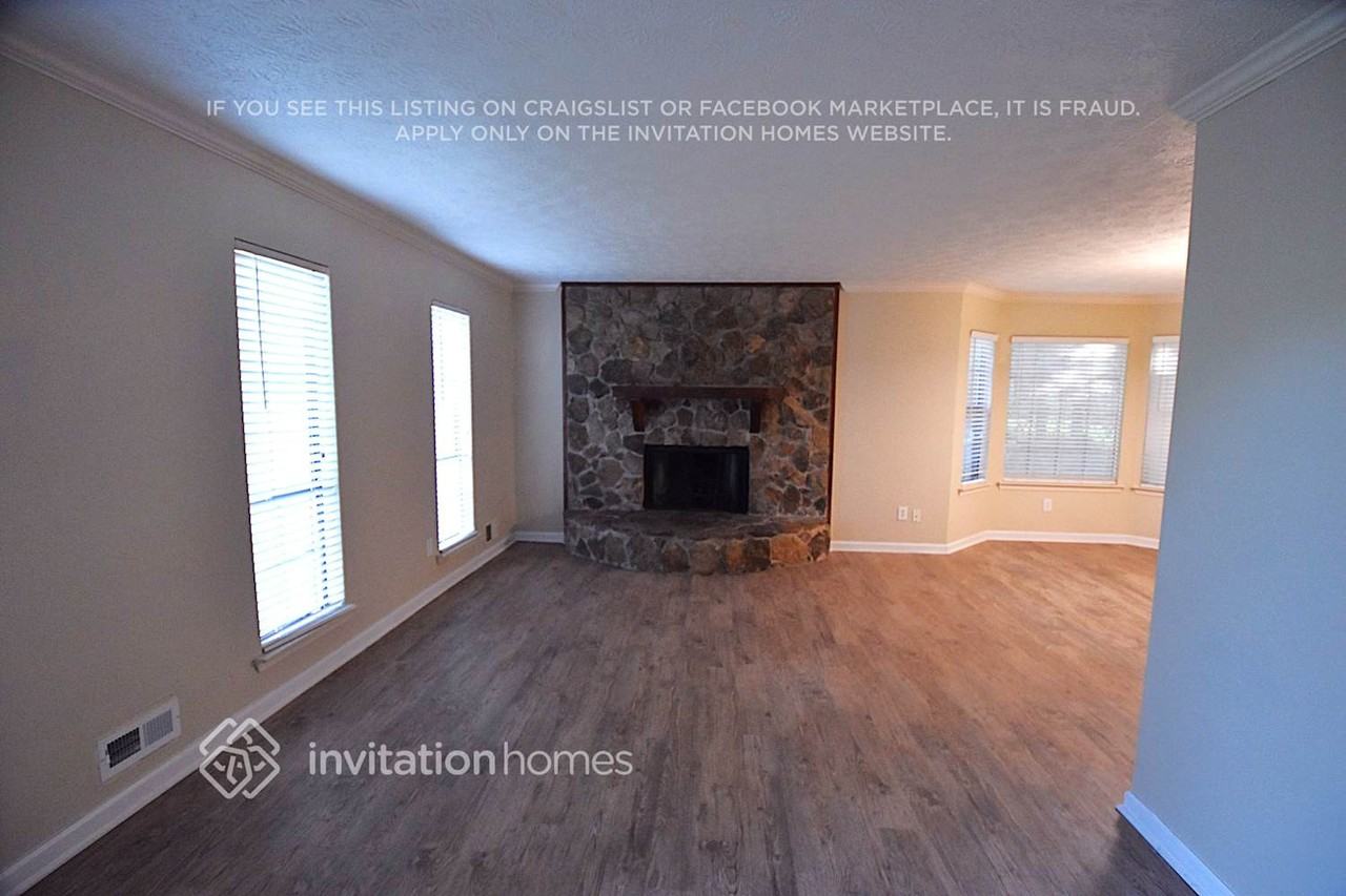 113 Carrollwood Dr - Photo 2 of 12