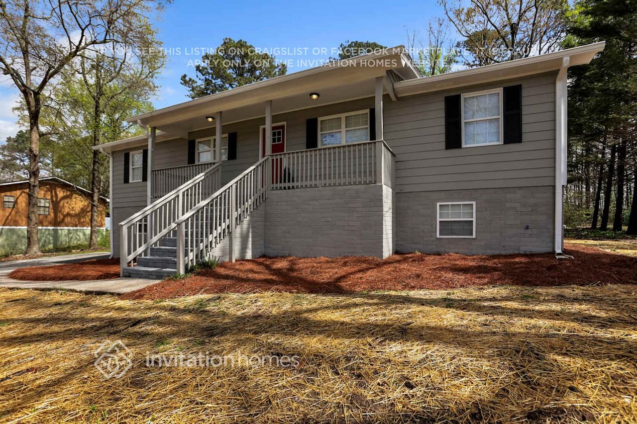 835 Brompton Ct - Photo 3 of 22