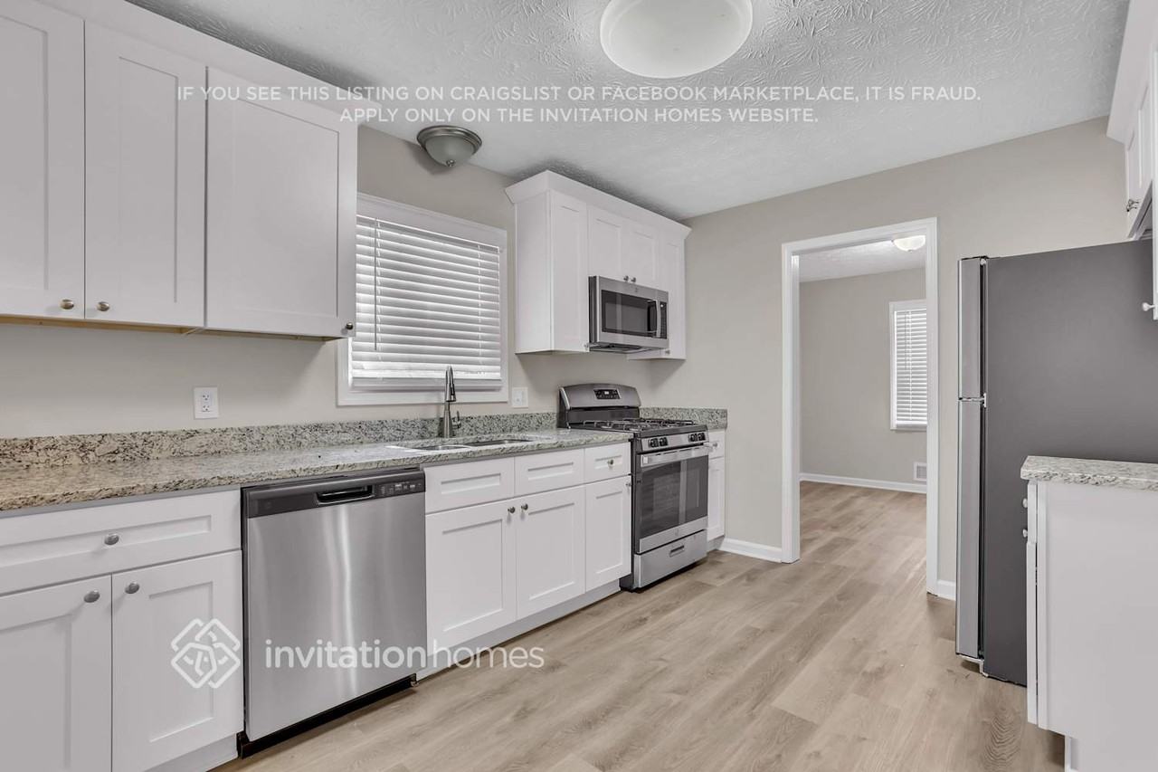 835 Brompton Ct - Photo 7 of 22