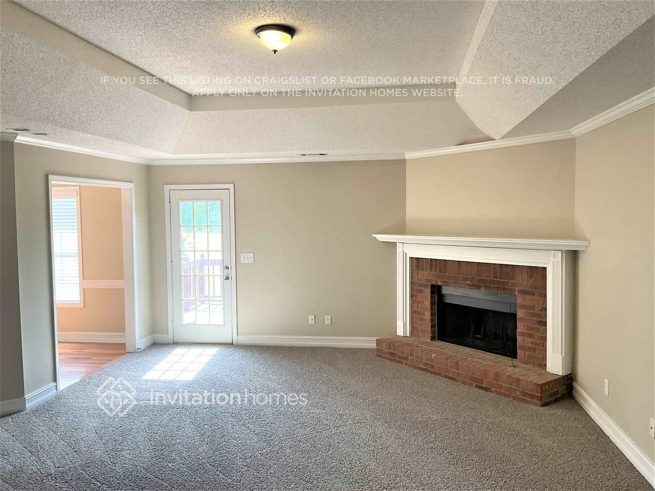 1121 Sutton Dr - Photo 4 of 19