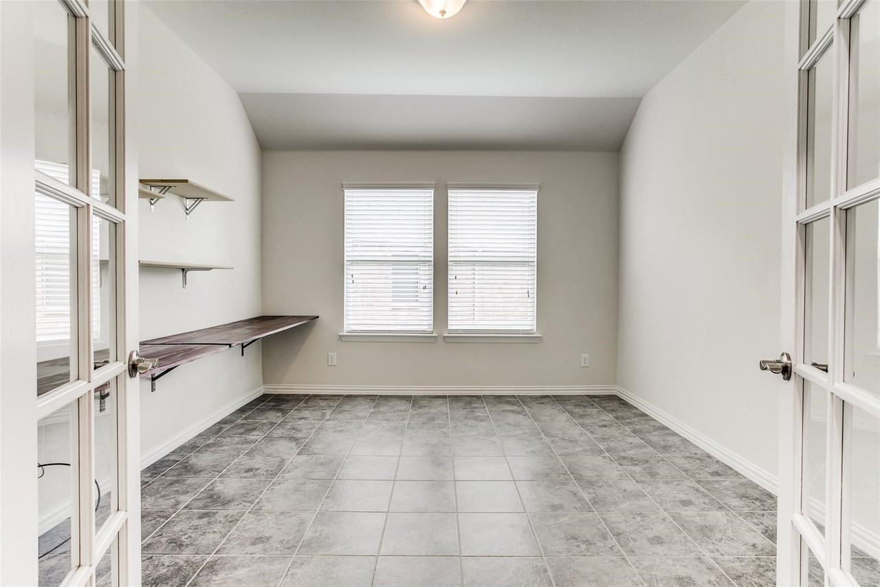3508 Westerly Ln - Photo 5 of 33