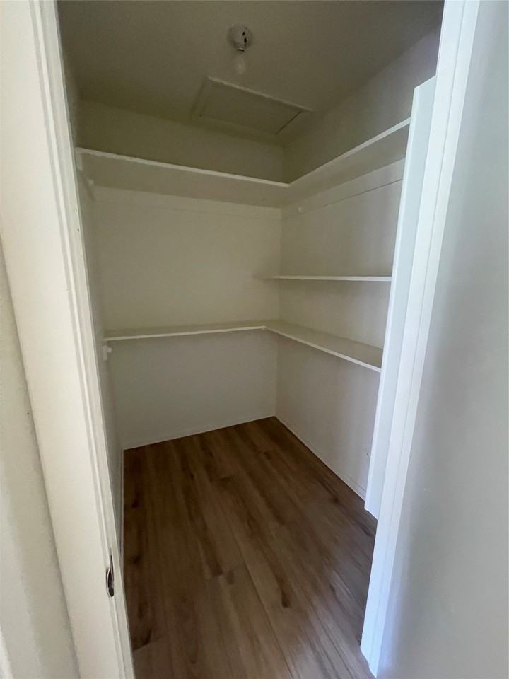 1501 W HOUSTON - Photo 3 of 6