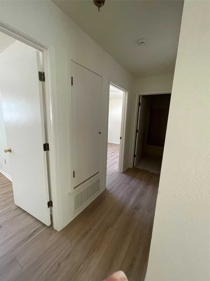 1501 W HOUSTON - Photo 6 of 6