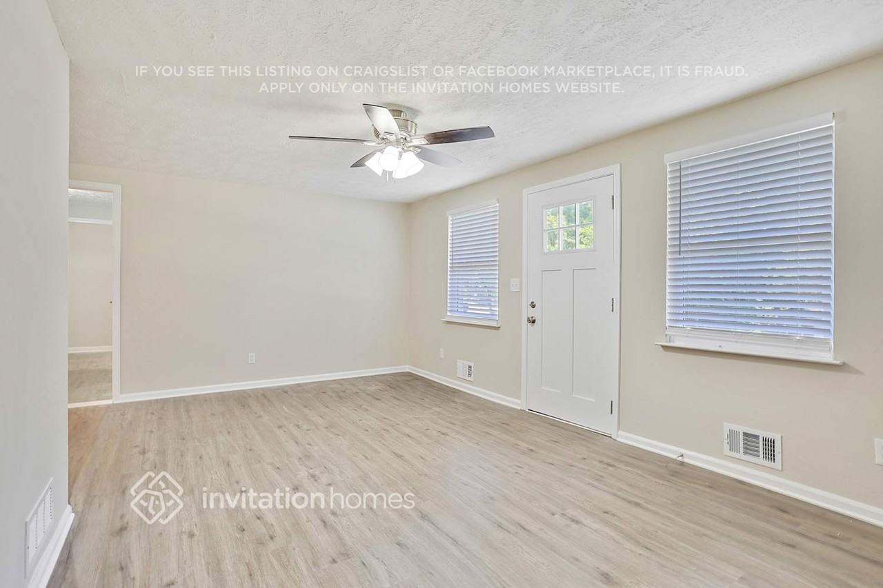 6265 Lakeview Dr - Photo 3 of 33