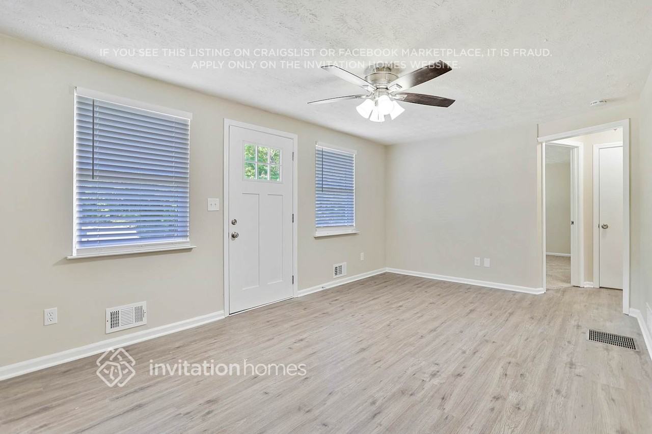 6265 Lakeview Dr - Photo 5 of 33