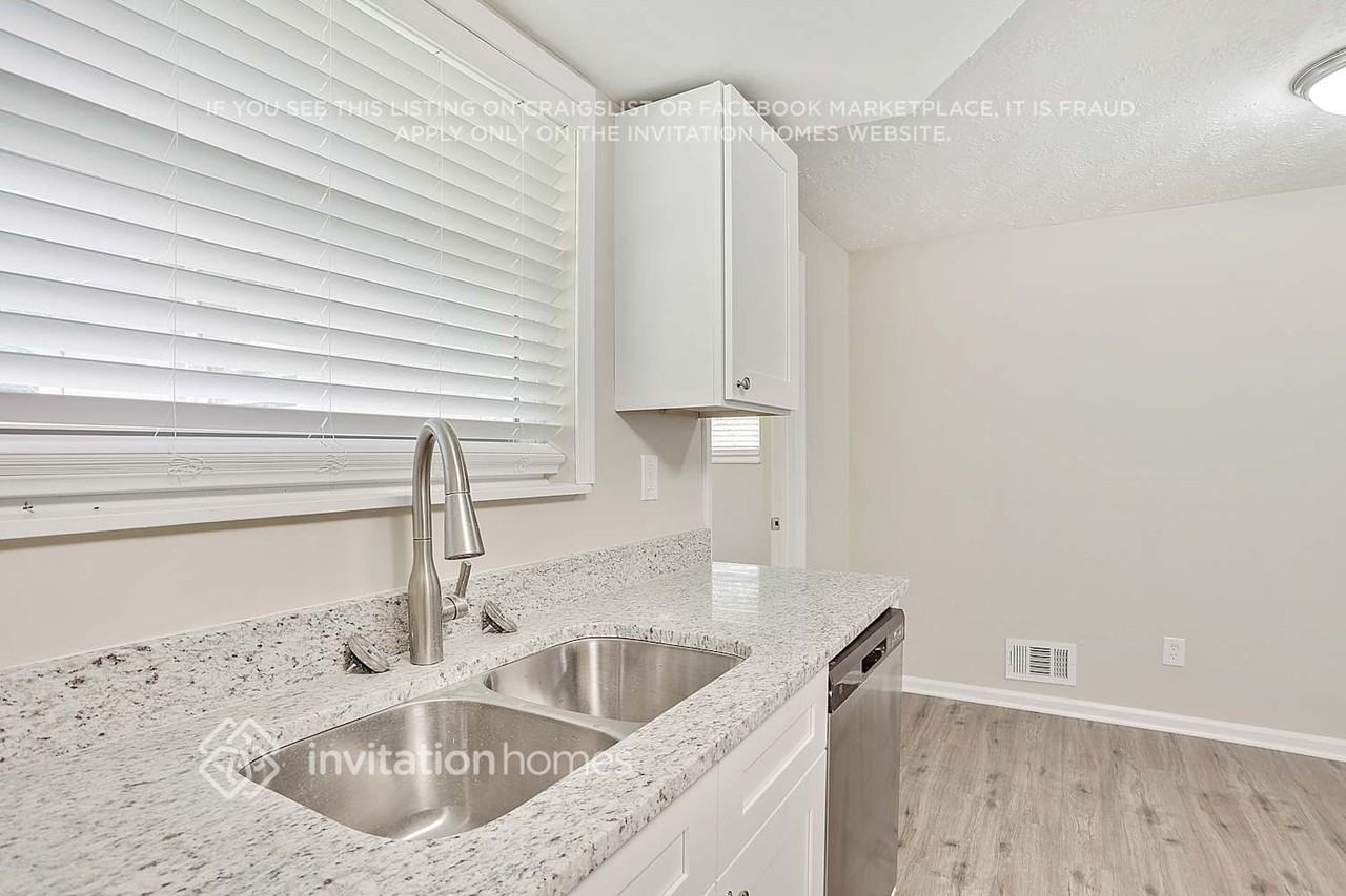 6265 Lakeview Dr - Photo 7 of 32