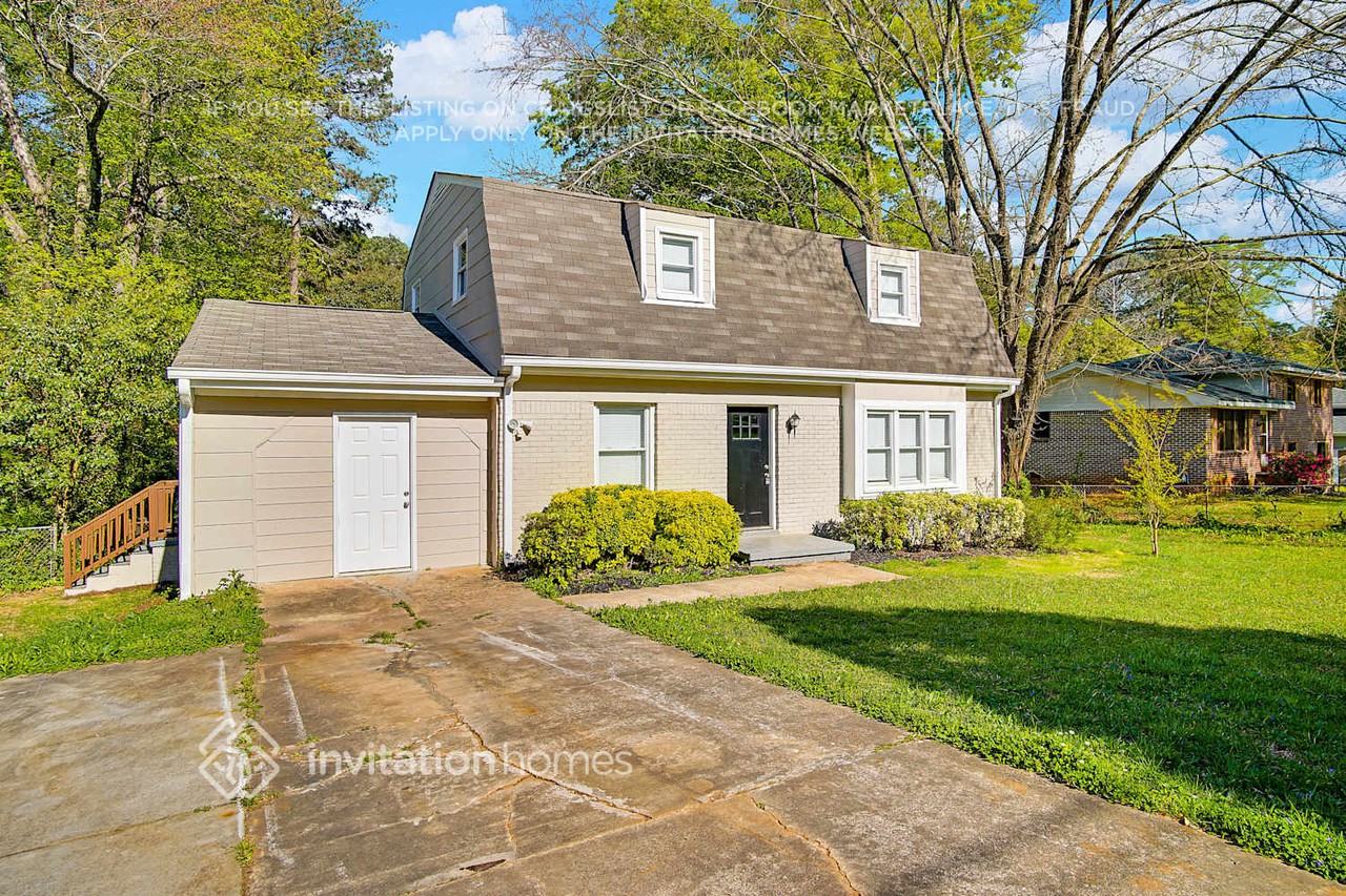 1690 Camperdown Cir - Photo 2 of 30
