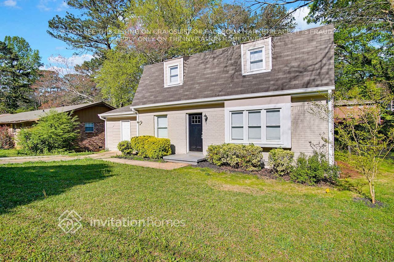 1690 Camperdown Cir - Photo 3 of 30