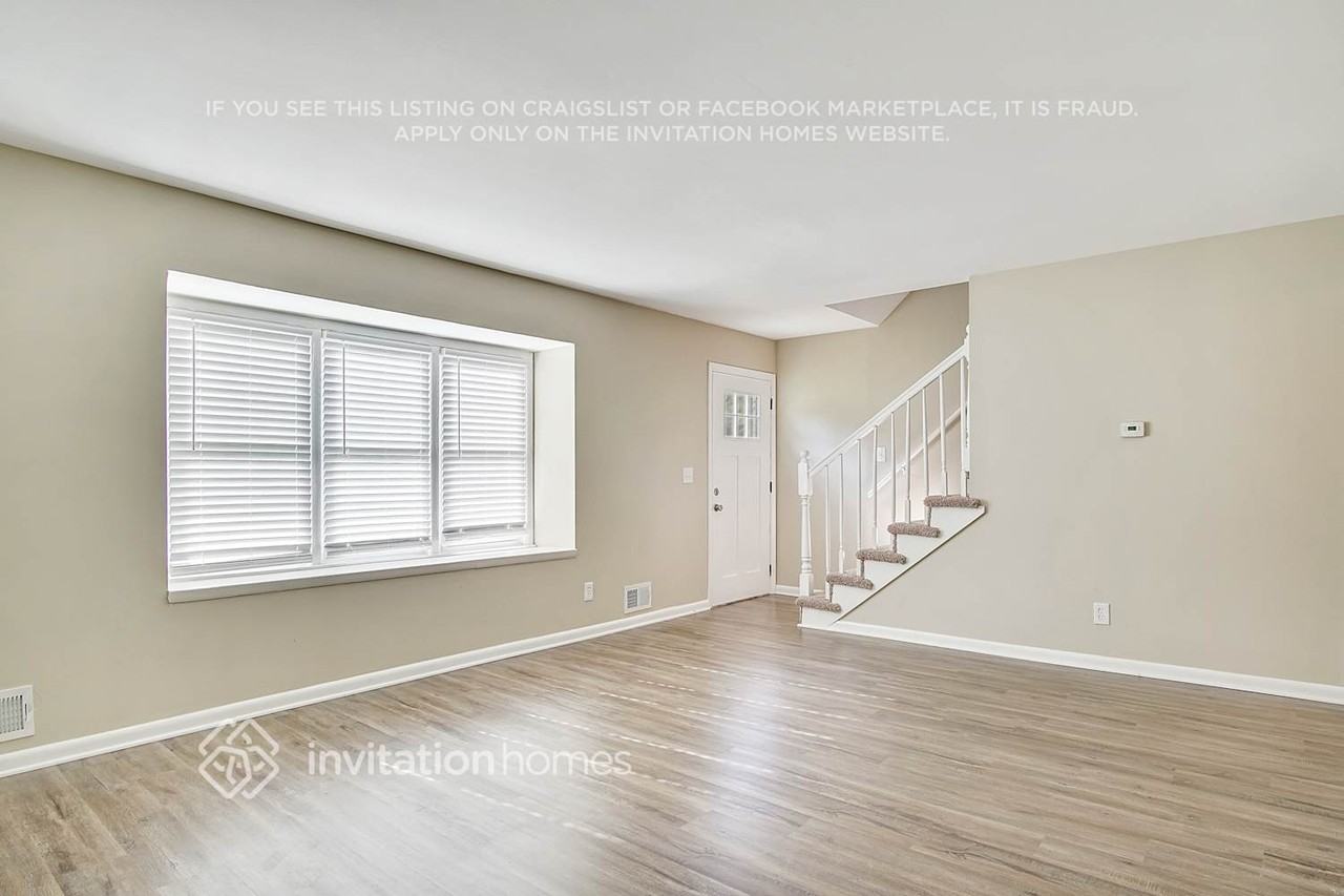 1690 Camperdown Cir - Photo 5 of 30