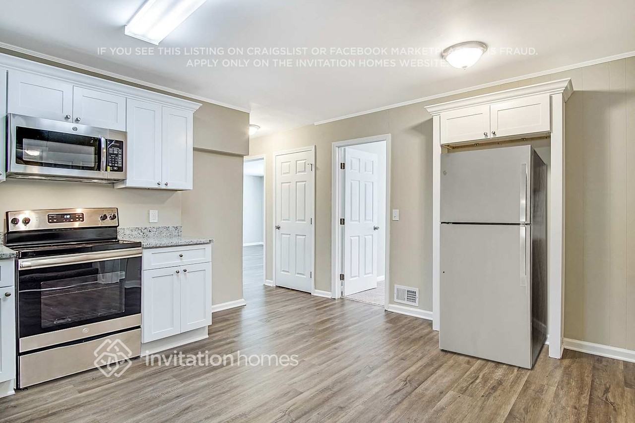 1690 Camperdown Cir - Photo 7 of 30
