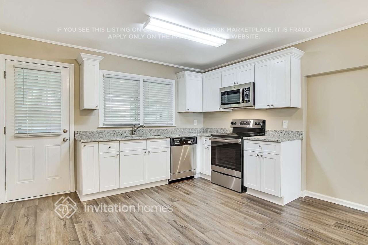 1690 Camperdown Cir - Photo 6 of 28