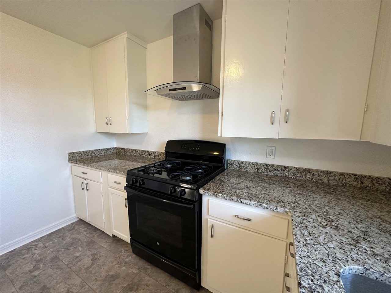 315 W Main St - Photo 6 of 17