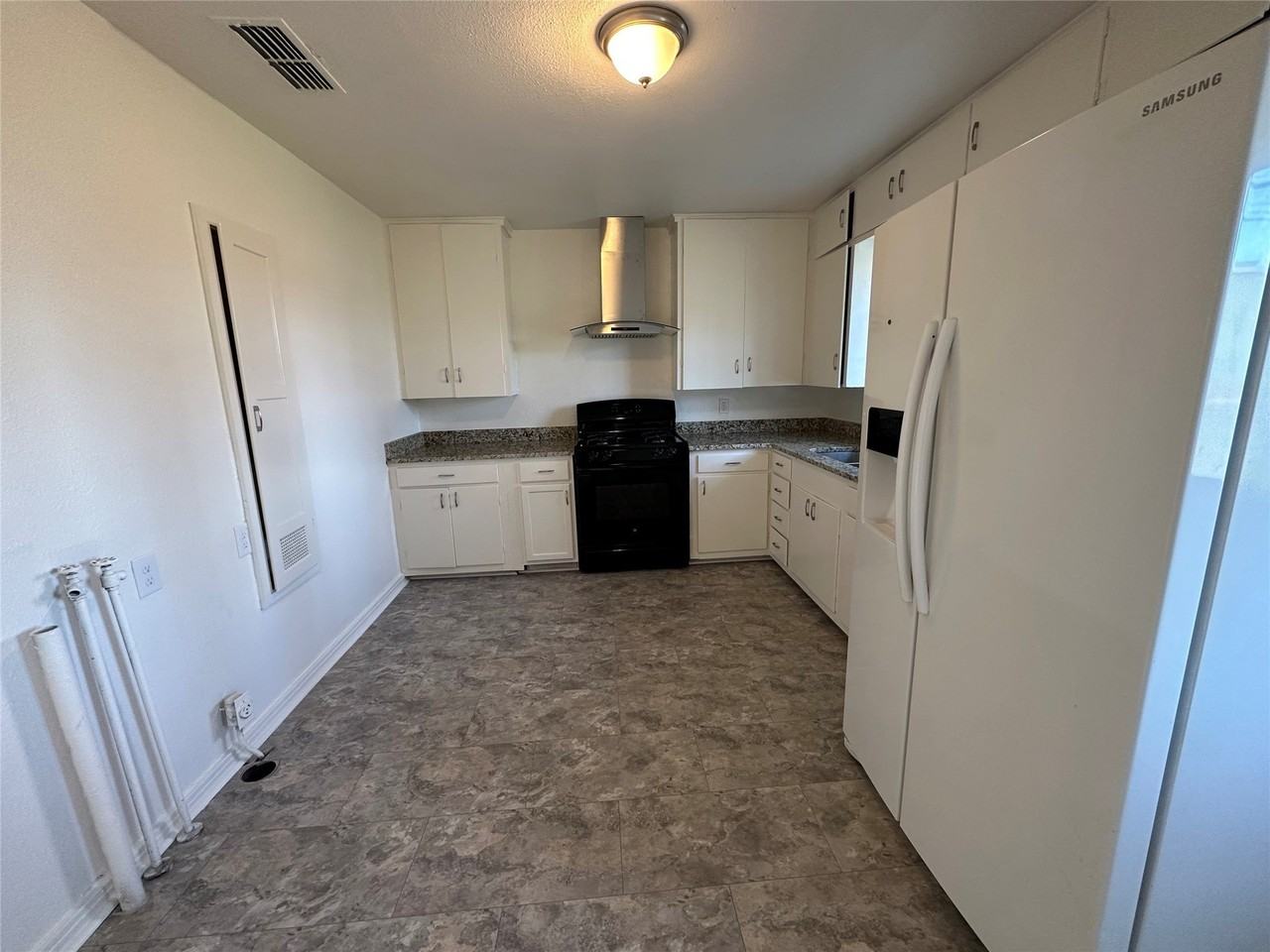 315 W Main St - Photo 7 of 17