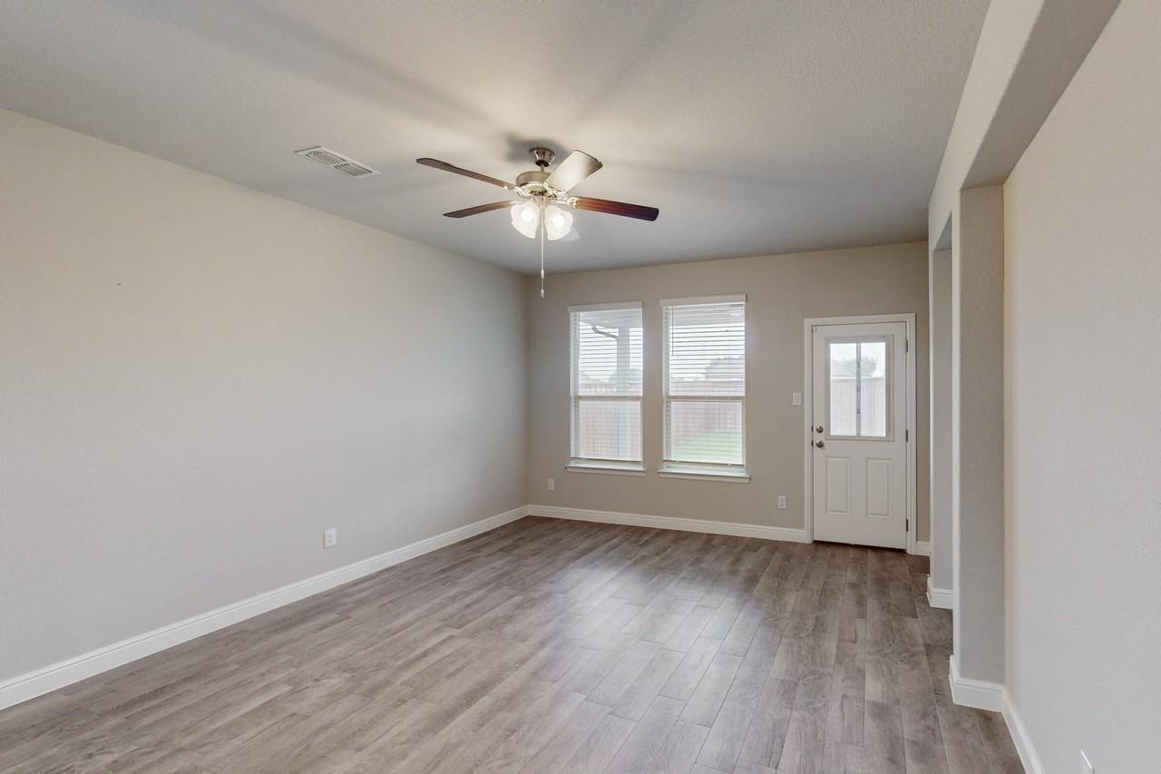 436 Dunmore Dr - Photo 5 of 30
