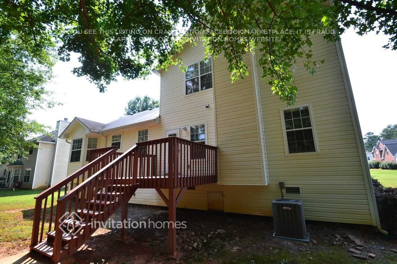 5725 Crystal Springs Way - Photo 4 of 5