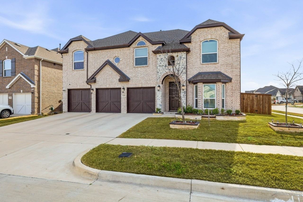 1315 Cascade Ln - Photo 2 of 22