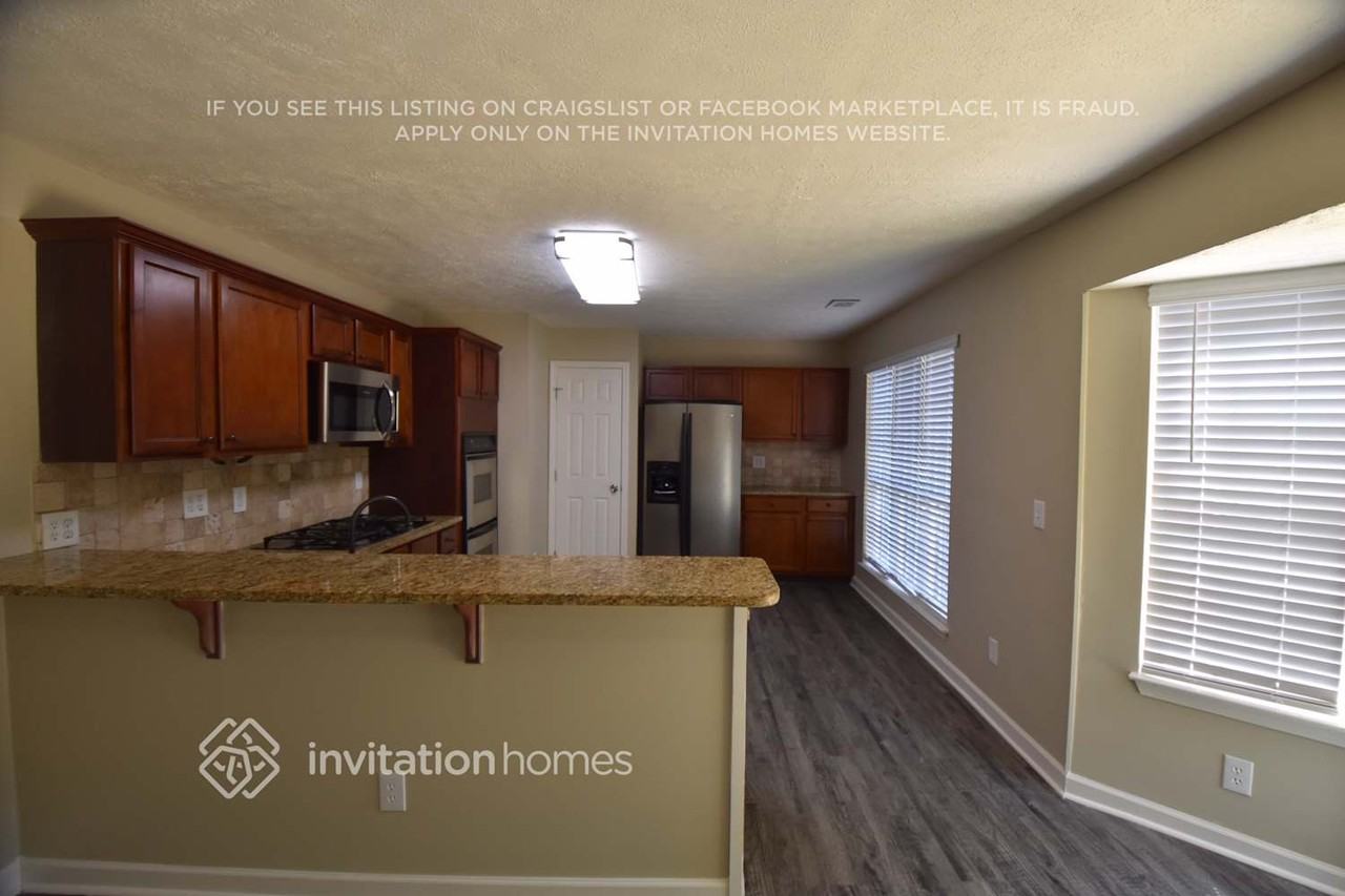 4939 September Ct Nw - Photo 4 of 14