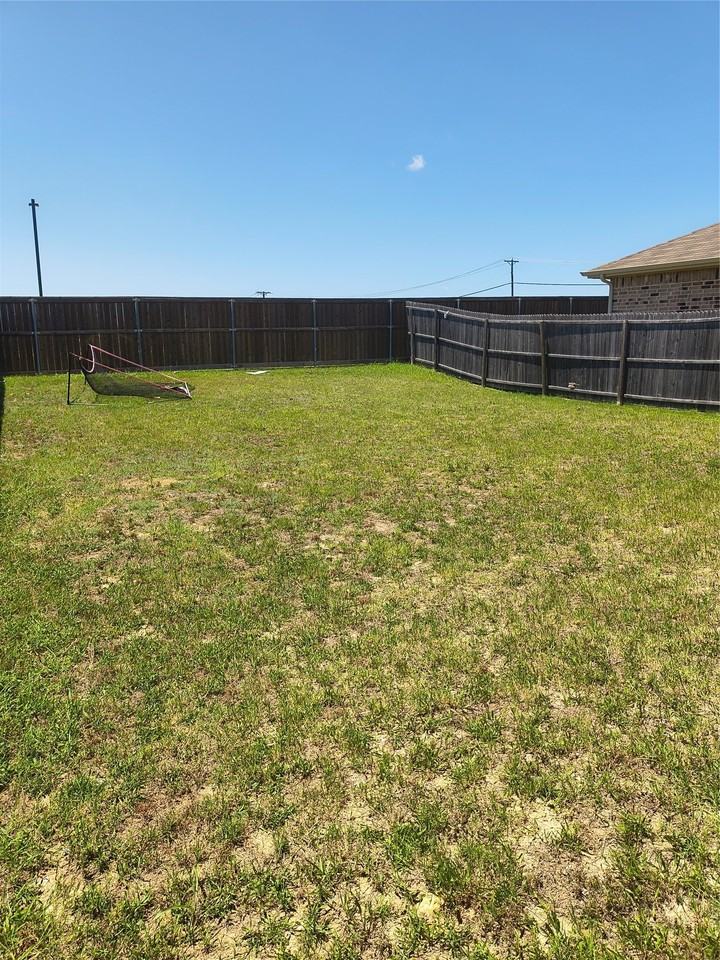 5829 Honey Creek St - Photo 7 of 7