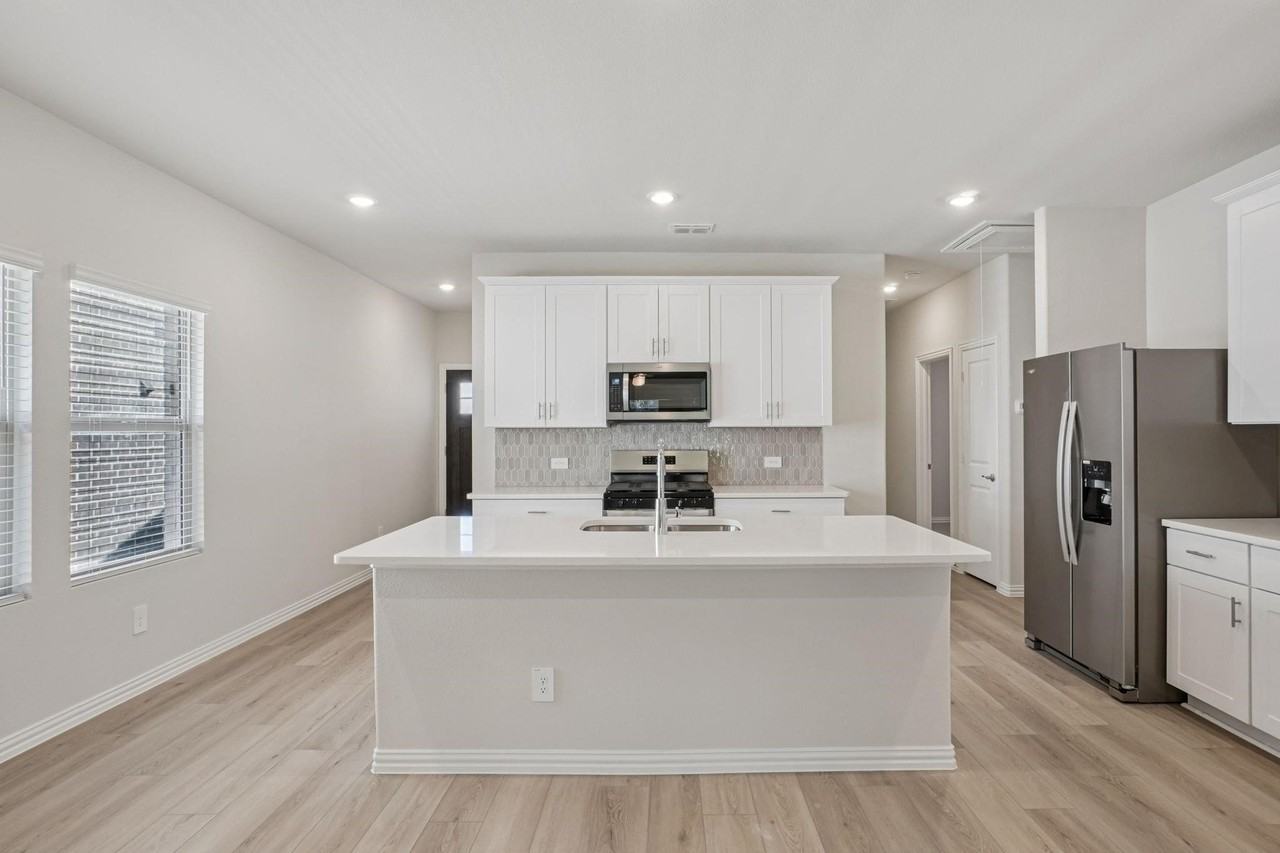 6001 Belchamp Dr - Photo 2 of 20