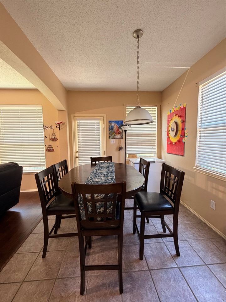 732 Dandelion Dr - Photo 5 of 11