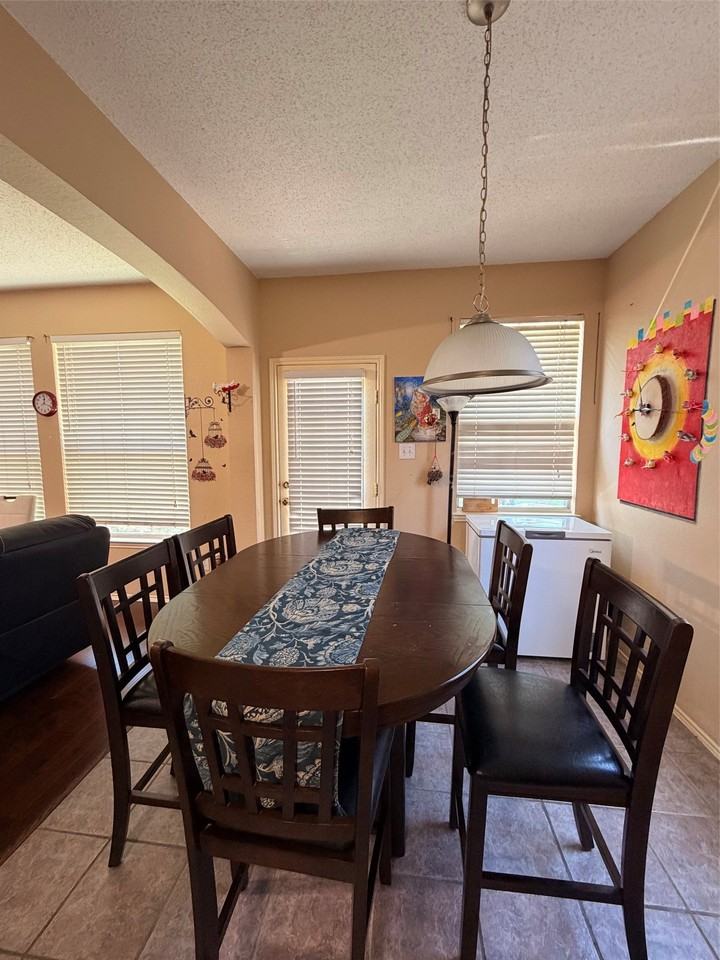 732 Dandelion Dr - Photo 6 of 11