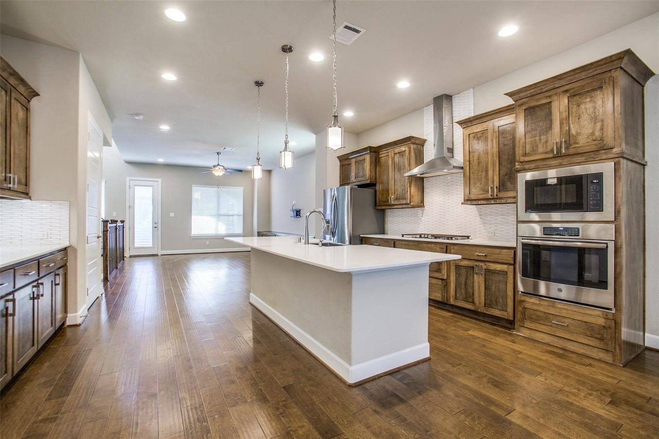 7819 Verona Pl - Photo 7 of 24