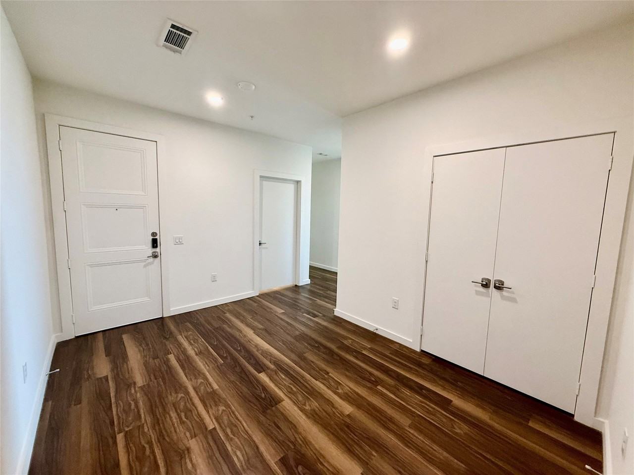 7450 Coronado Ave #301 - Photo 5 of 17