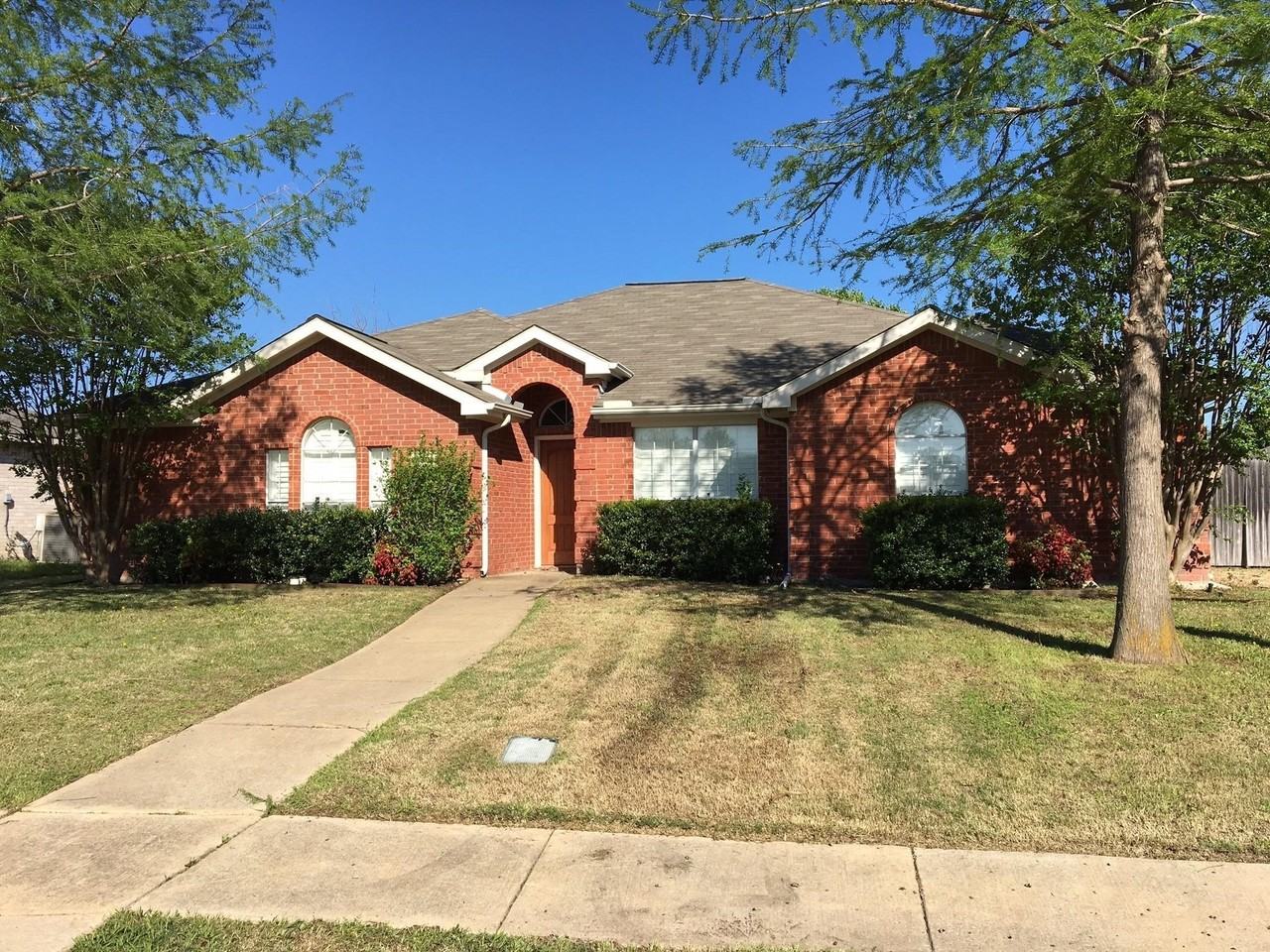 7309 Caruth Dr - Photo 2 of 17