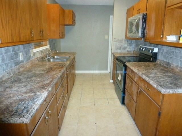5209 Llano St - Photo 5 of 17
