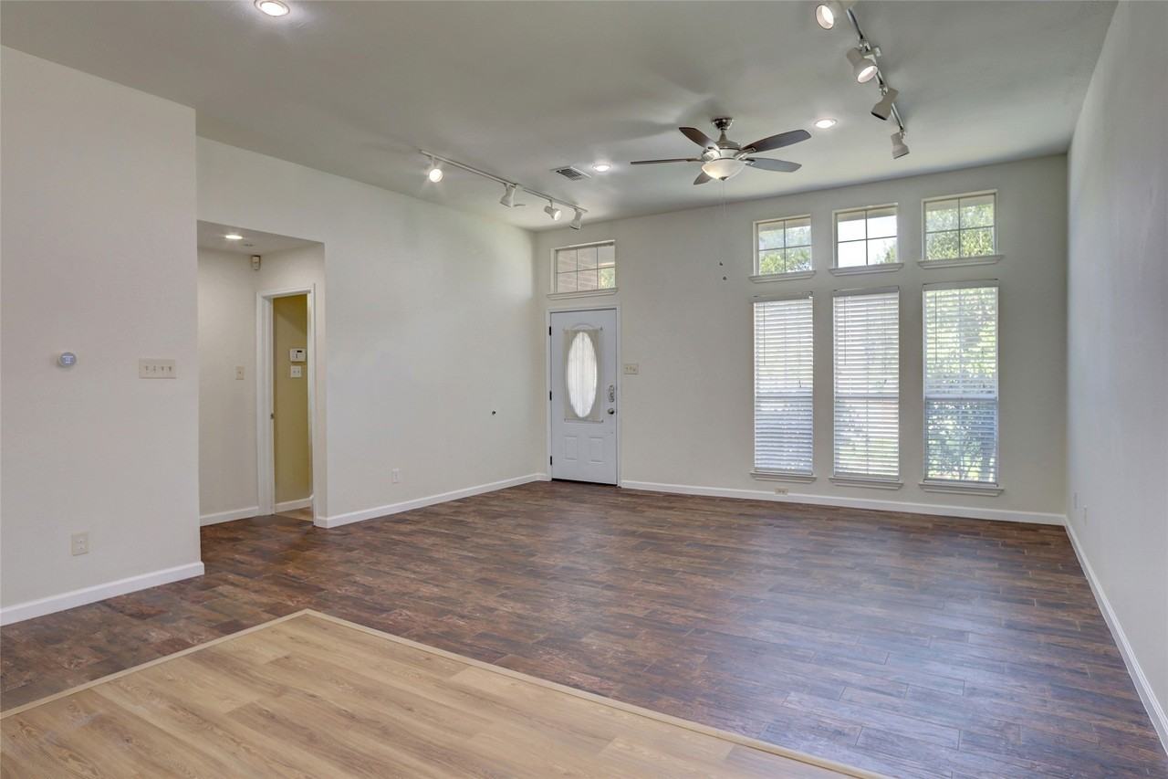 1821 Chattham Ct - Photo 3 of 25