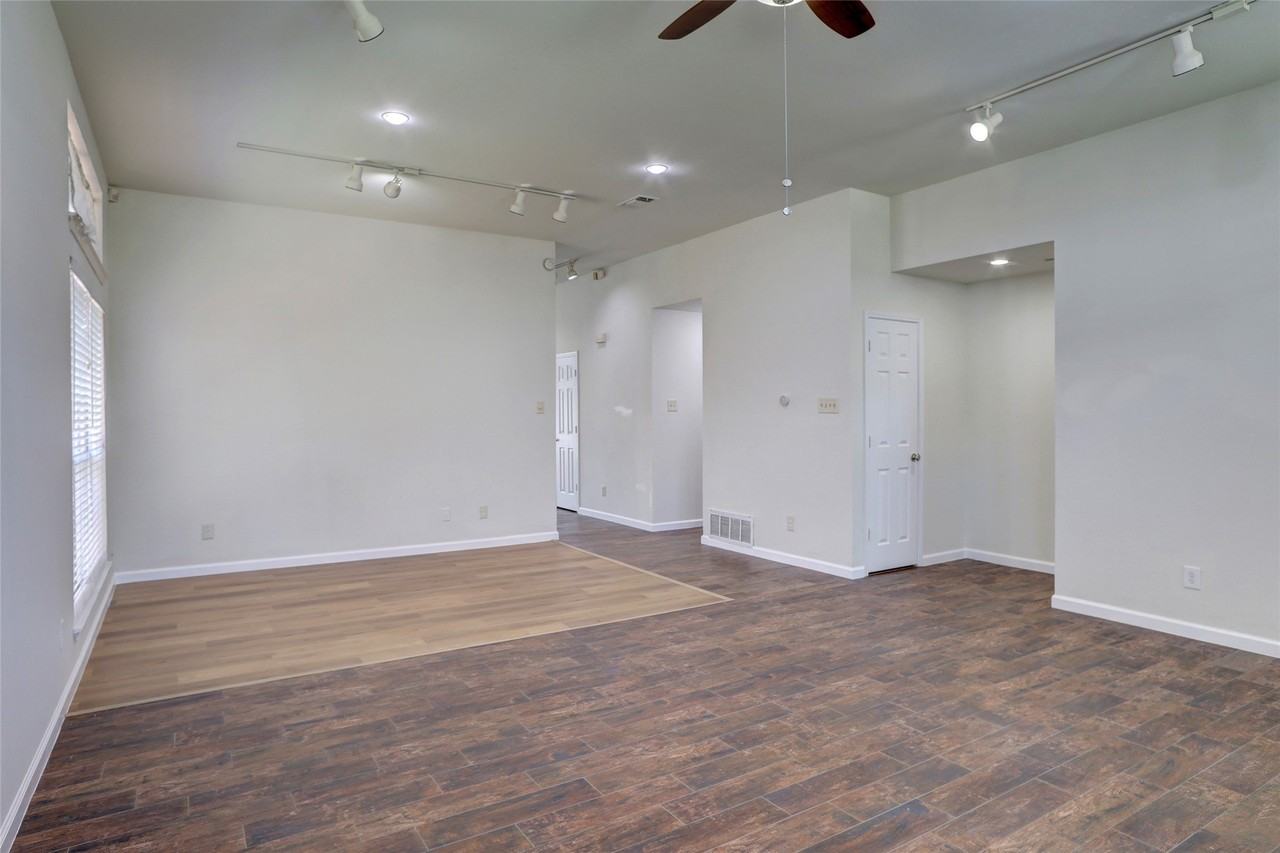 1821 Chattham Ct - Photo 4 of 25