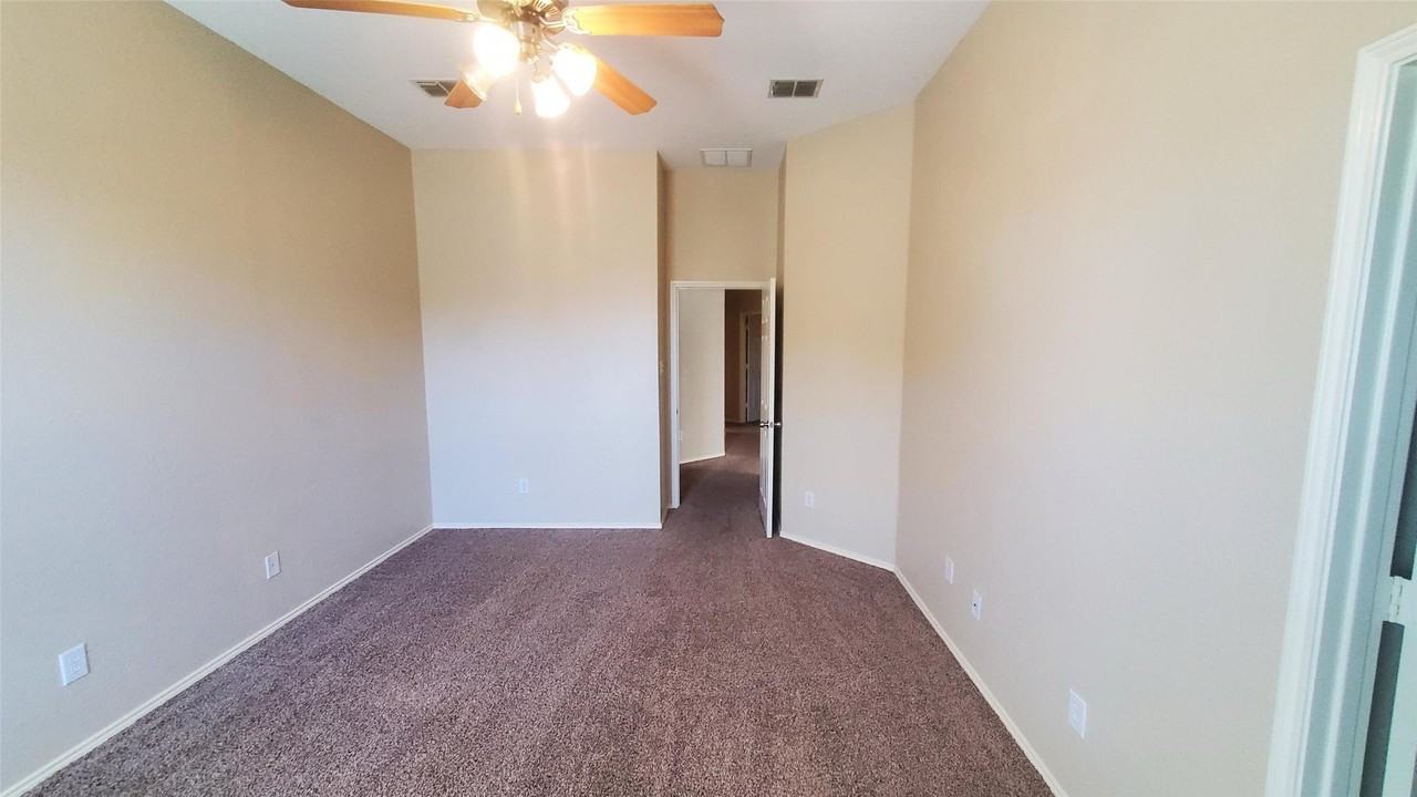 1019 Rumley Rd - Photo 7 of 10