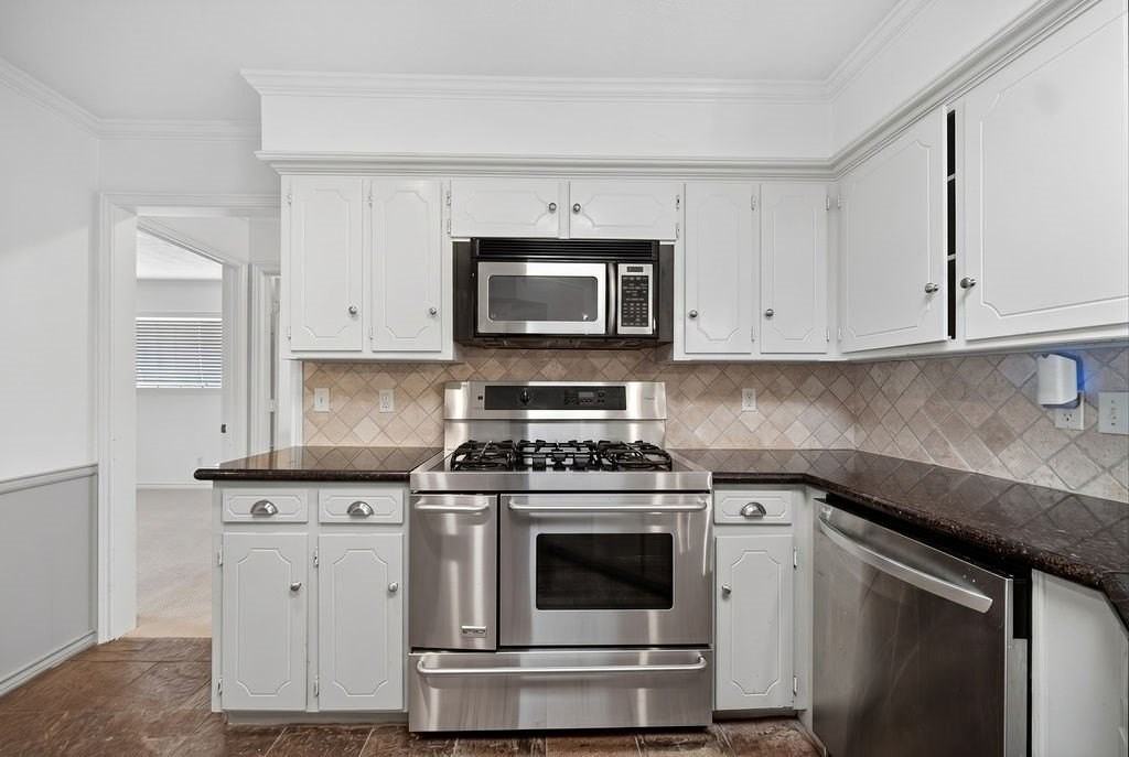 3107 Canyon Creek Dr - Photo 3 of 26