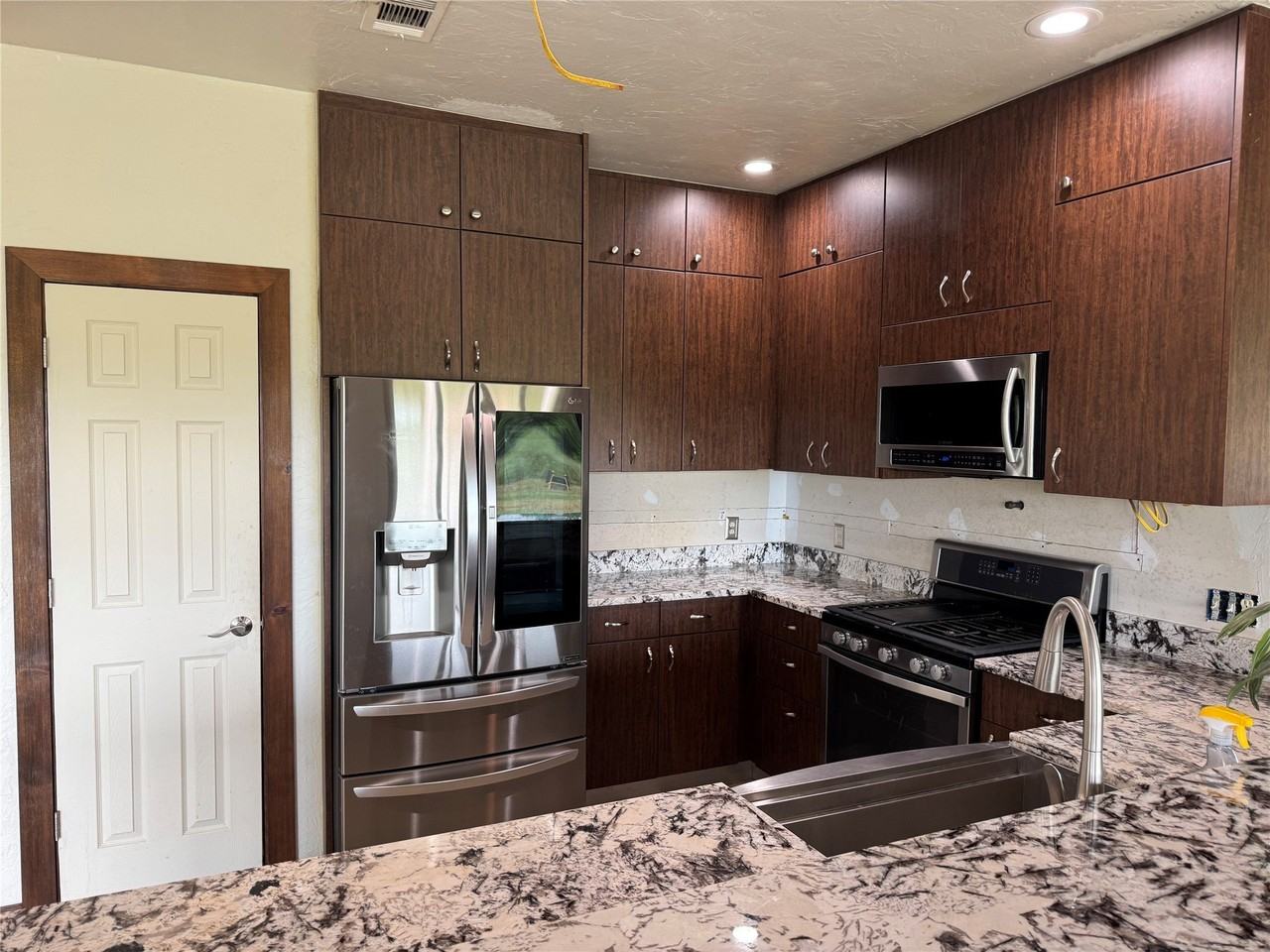 678 County Road 1063 - Photo 4 of 17