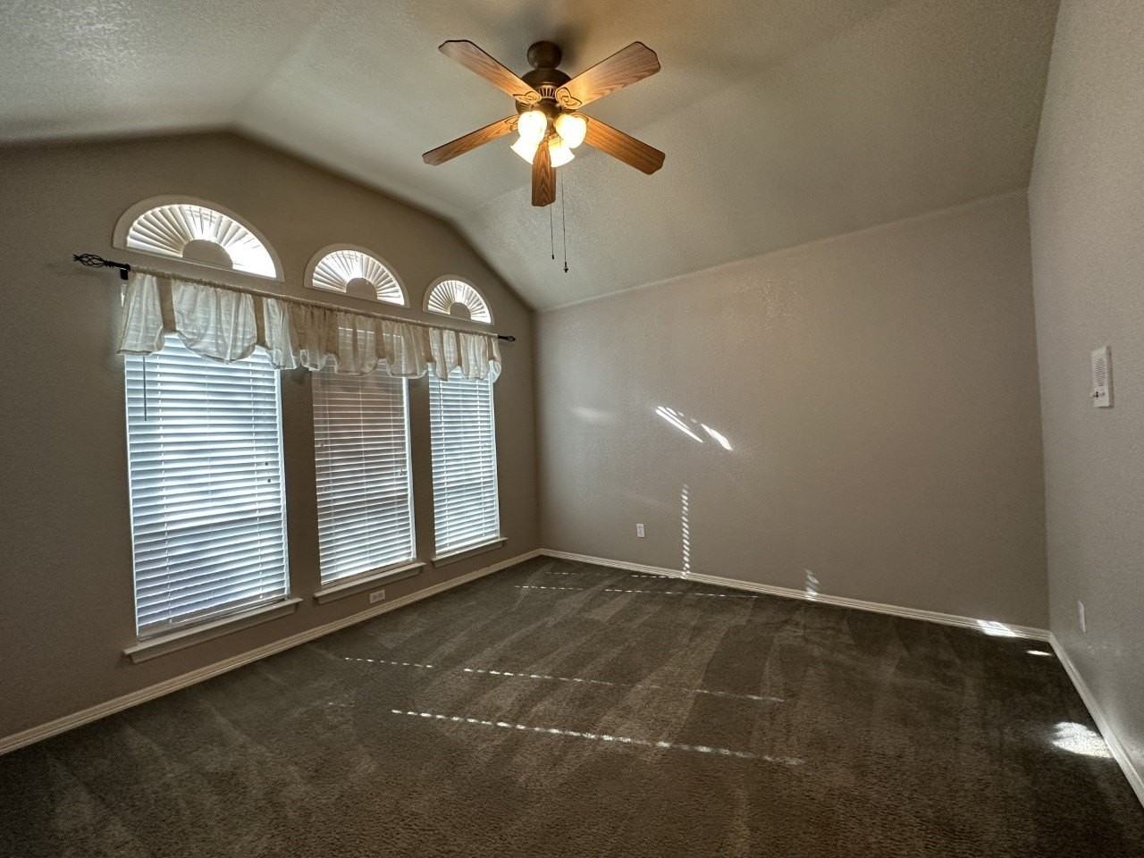 2751 Crystal Glenn Cir - Photo 7 of 26