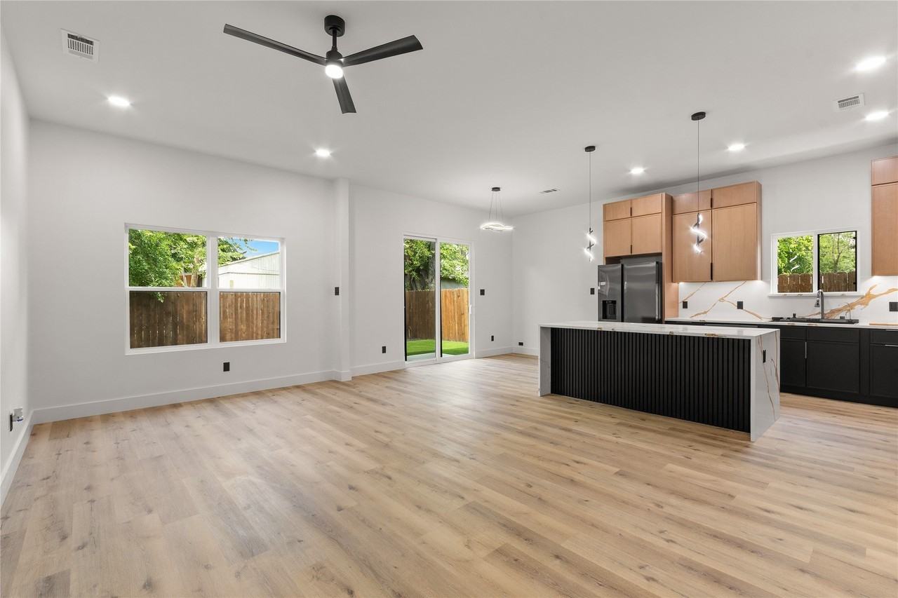 4917 Melodylane St - Photo 5 of 26